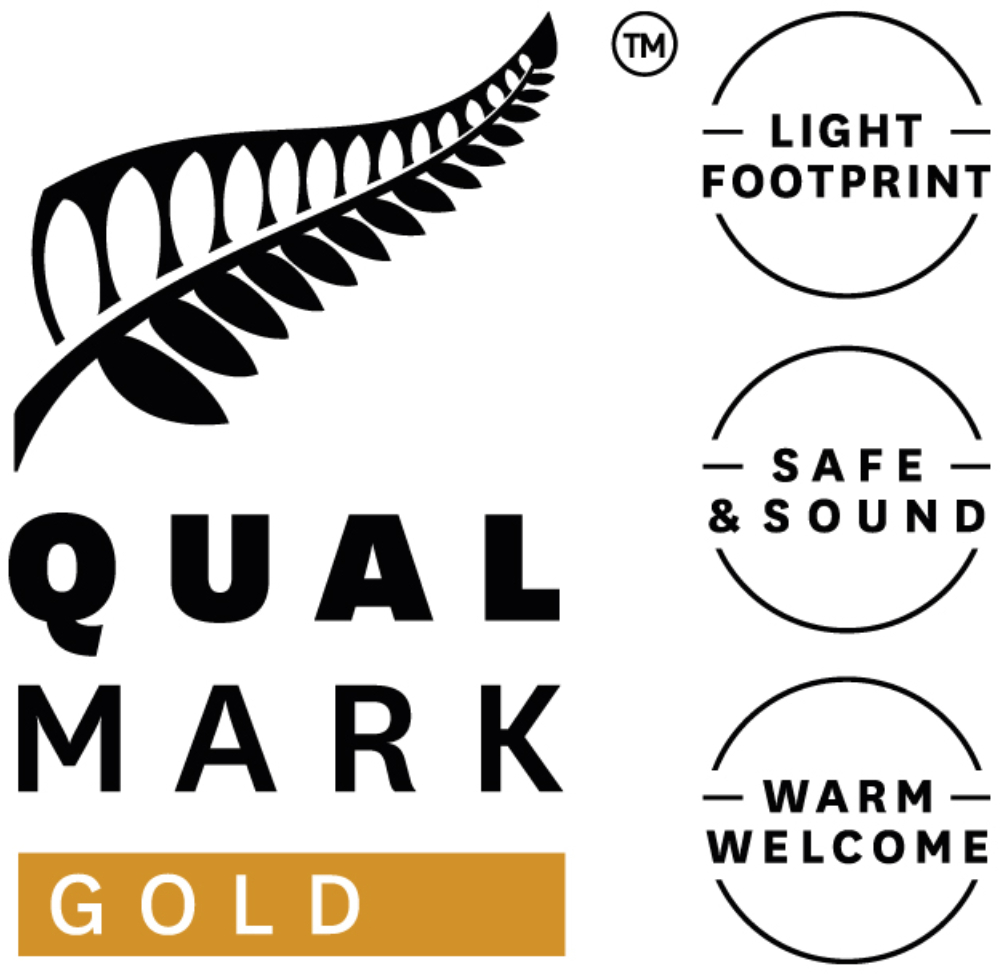 Qualmark-Gold-Award-Logo-Stacked-1
